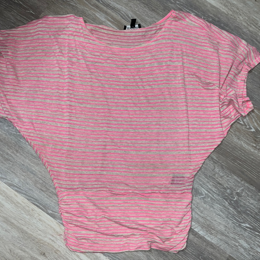 Bebe XS crop/mid top neon pink/heather gray